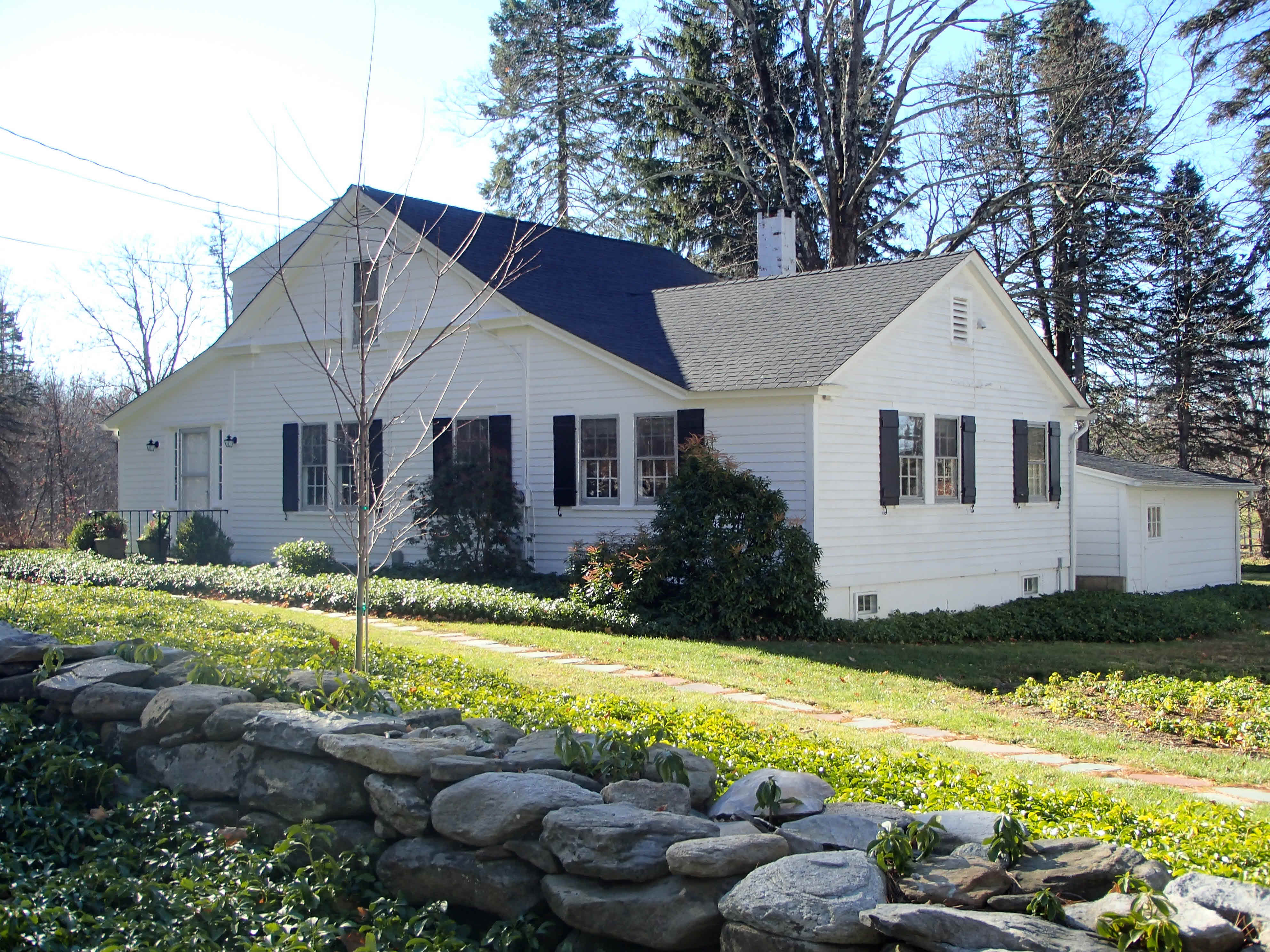 Building photograph for 79 HUT HILL RD